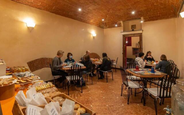 Porta Faenza Hotel