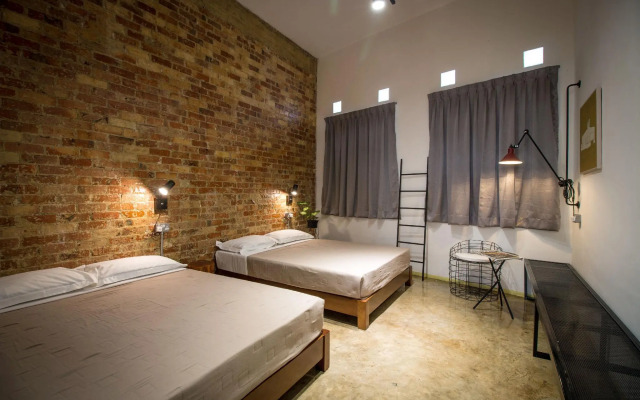 The Brownstone Hostel & Space