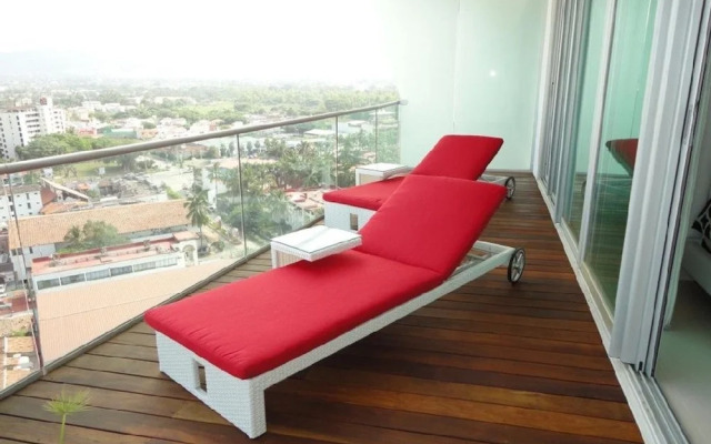 Unlimited Luxury Villas - Icon Vallarta Condo