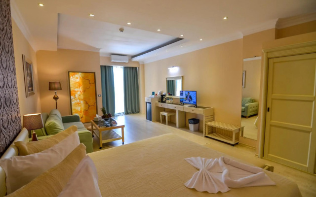 Phoenicia Luxury