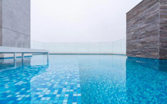 Modern 1Br New Flat w Terrace Pool Gym