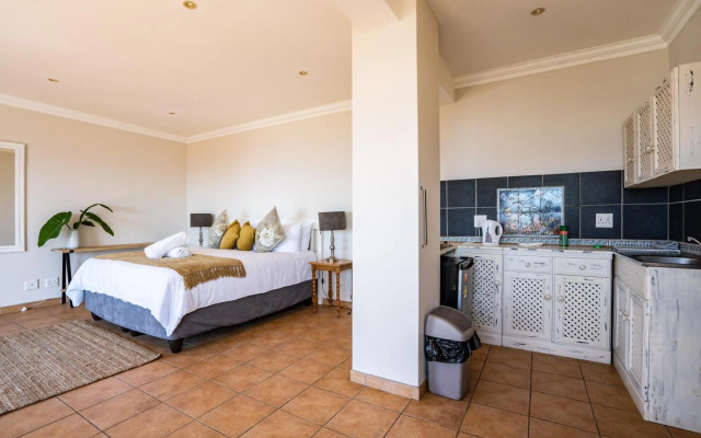 6 Bedroom Tuscan Styled Home in Umdloti Beach