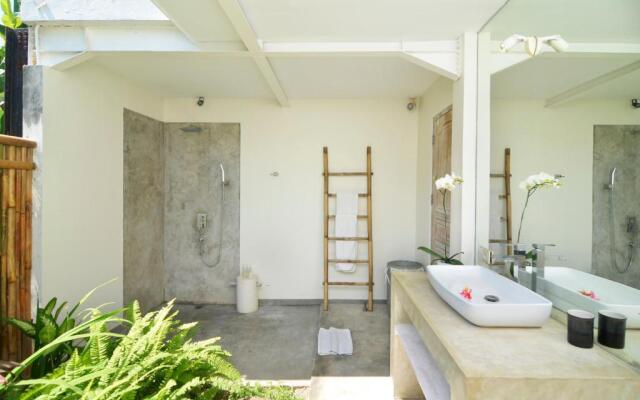 "stunning 4 Bedrooms Private Pool Villa in Canggu"