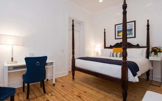 The Battery Carriage House