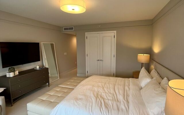 Suite - City View at Four Seasons Miami