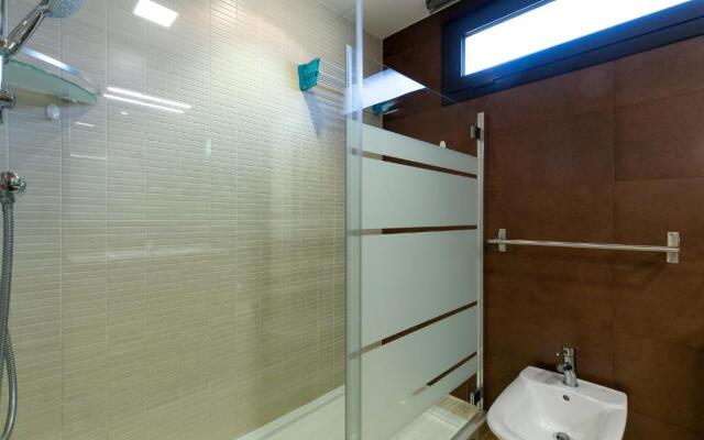 V011 - MARITIM - Roses