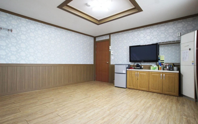 Ulleung Hwangje Hotel