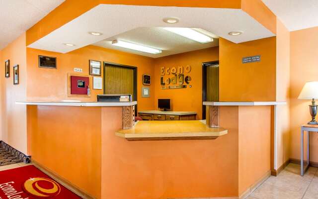 Econo Lodge & Suites