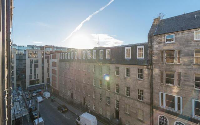 Stunning 2-bedroom apartment with a beautiful view