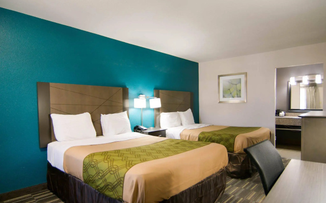 Econo Lodge Russellville I-40