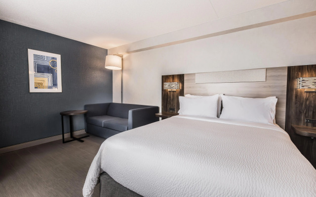 Holiday Inn Express Toronto - North York by IHG
