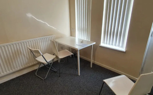 9 Vernon Close Serviced Holiday Home