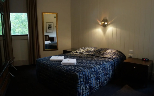 Royal Exhibition Hotel