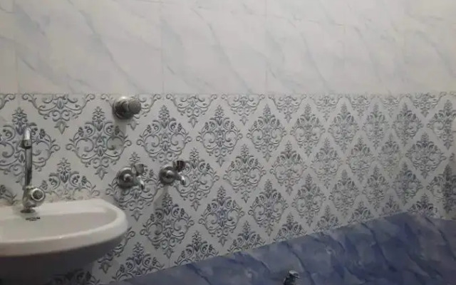 SPOT ON 92270 Sana Guest House