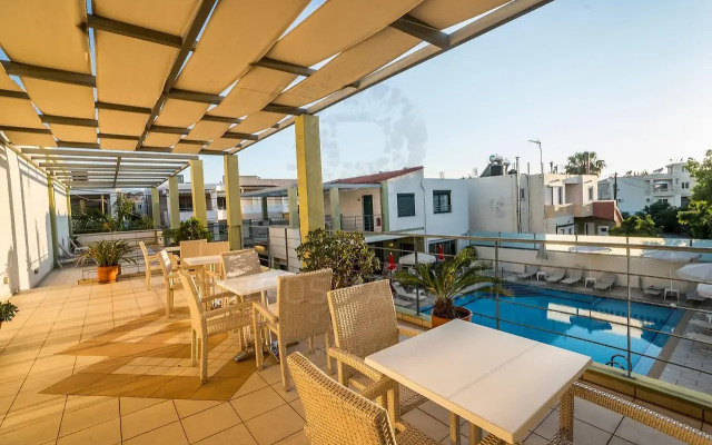 Athina Beach Hotel