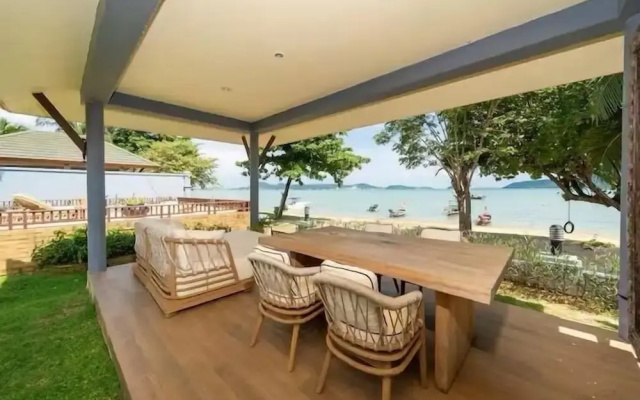 SeaView Villa Private Pool Table V195