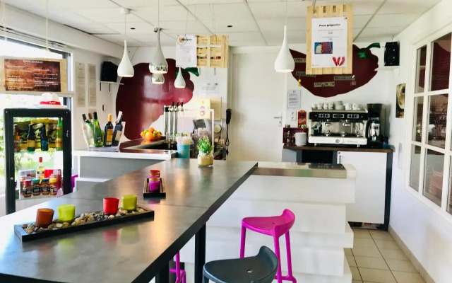 Bella Vista Guest Center Pays Basque