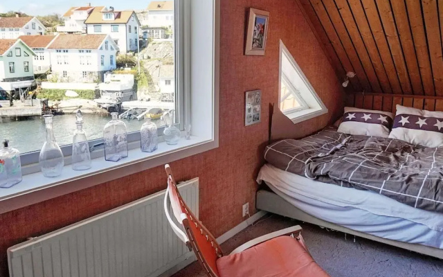 6 Person Holiday Home in Gullholmen