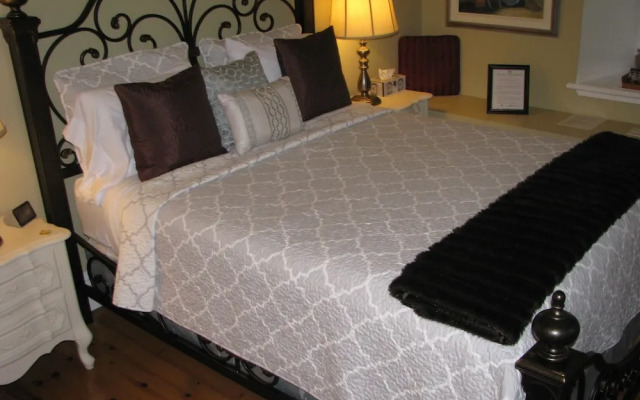 Clyde Hall Bed and Breakfast