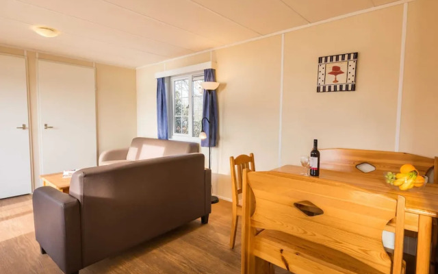 Well Furnished Chalet With Wifi, Near the Hunebedcentrum
