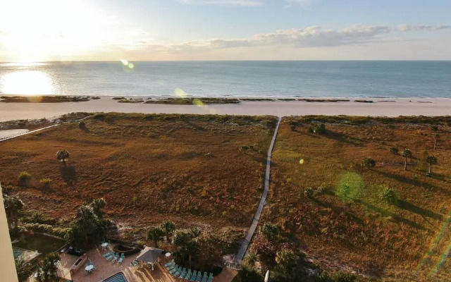 Landmark Towers 708 2 Br condo by RedAwning