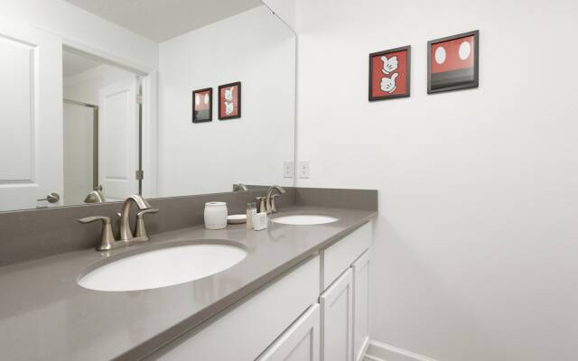 Chic townhouse with private pool near Disney