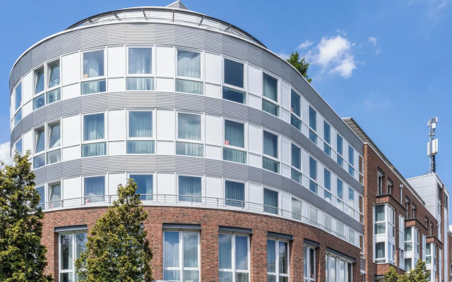 Plaza Premium Koln