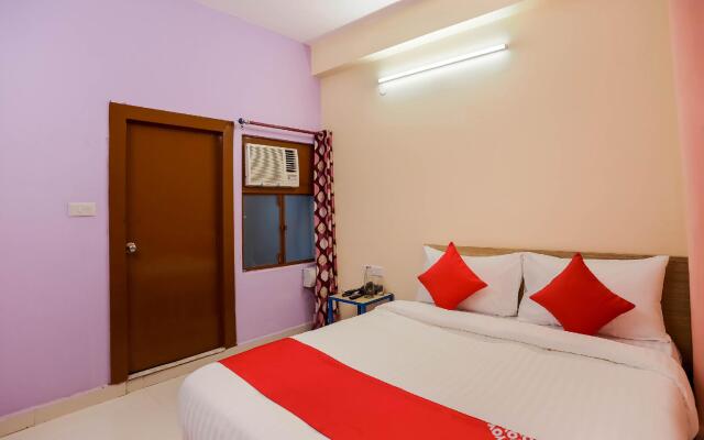 OYO Flagship 65569 Hotel Yash Takrohi Rd