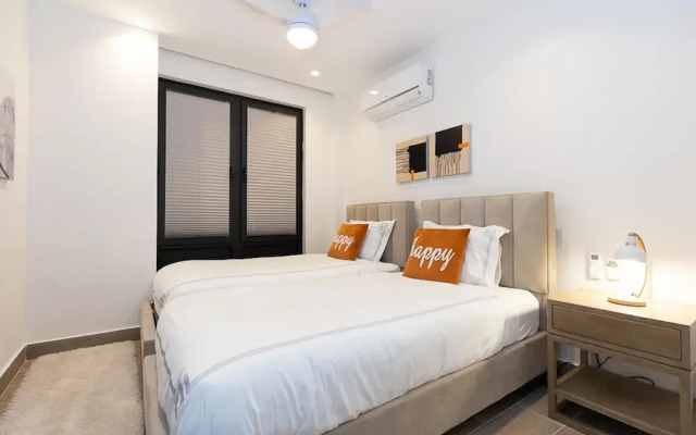 The Elegant Condo by Acomodo