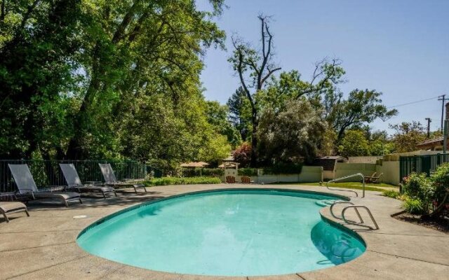 The Jack London Lodge