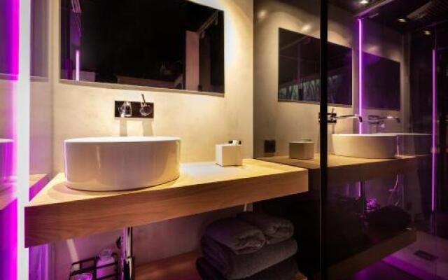 Zrooms Suites