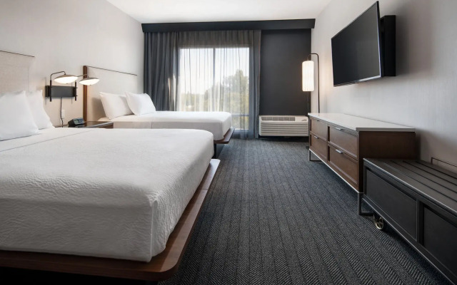 Courtyard by Marriott Fresno Clovis
