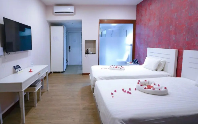 Cristal Itsandra Beach Hotel