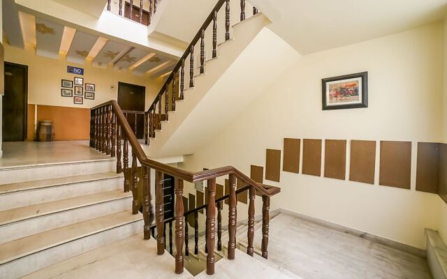 Capital O 38526 Hotel Epic