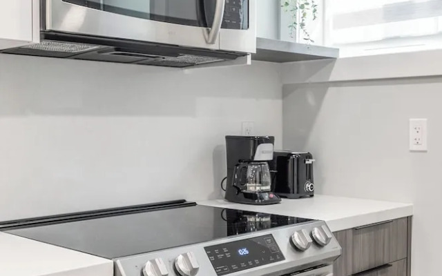 GLOBALSTAY Modern Basement In DT Toronto