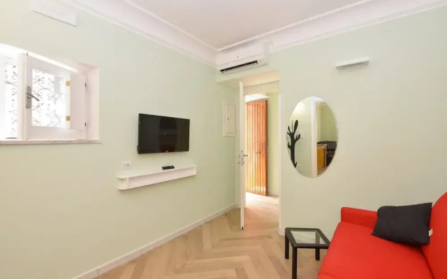 CARPEDIEM. Apartment with 59 steps-gradini. In the center of Amalfi at 650 mt from the sea with payment parking