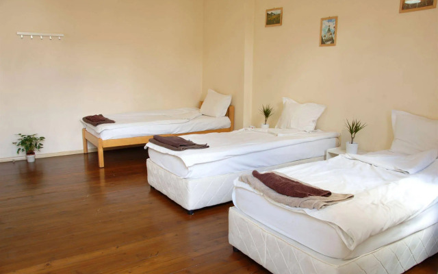 Hostel Lavele