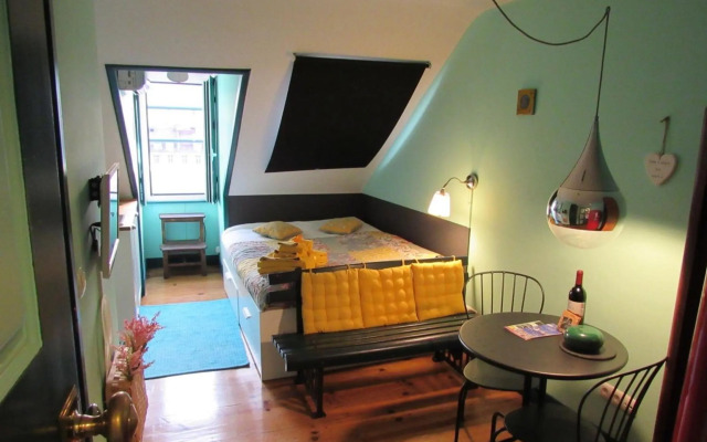 Lisbon Heart Apartments - Green Apartment by LovelyStay
