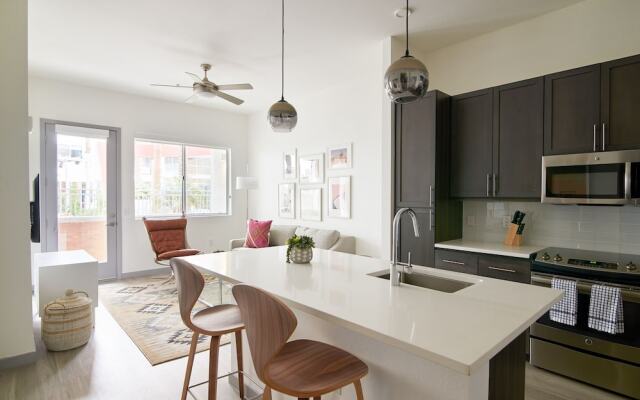 Lovely Midtown Suites by Sonder