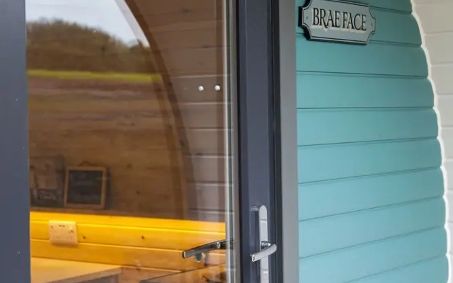 Arnprior Glamping: Brae Face