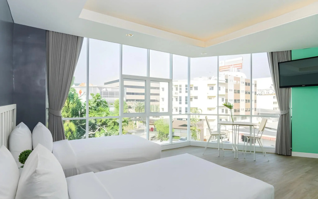 Ratchada Point Hotel – Guest Rooms – Bangkok