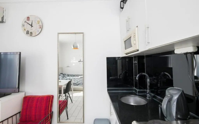 Cute 1 Room w/AC 300 meters to Istiklal Street