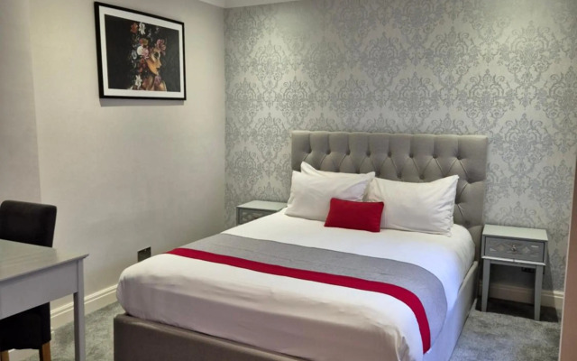 Spacious Two Bedroom Apartment in Westminster