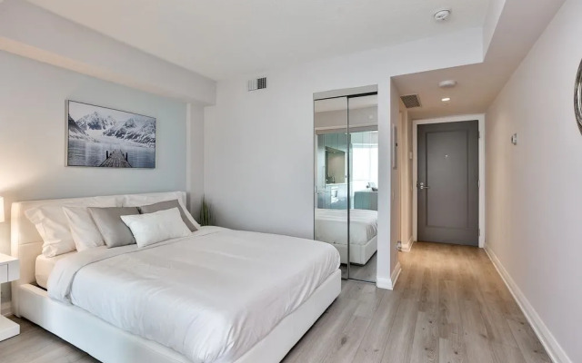 QuickStay - Class in Yorkville (Yonge & Bloor)