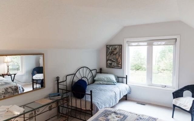 Gypsy by the Lake B & B