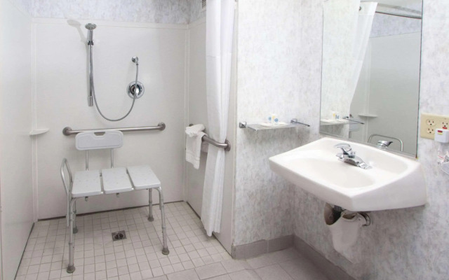 Comfort Suites Visalia Convention Center