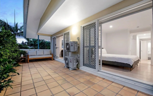 Coastal Luxe - Diamond Beach 168 – Guest Rooms – Gold Coast