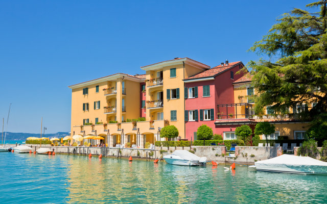 Villa Alberti 900m from Garda lake