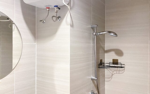 Cozy Living And Warm Studio Apartment At West Vista