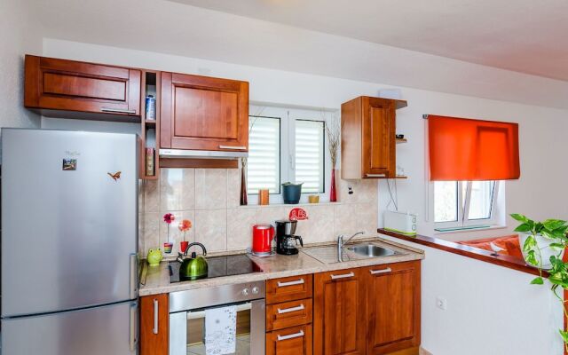 Seaview Apartment in Cavtat Dalmatia With Garden